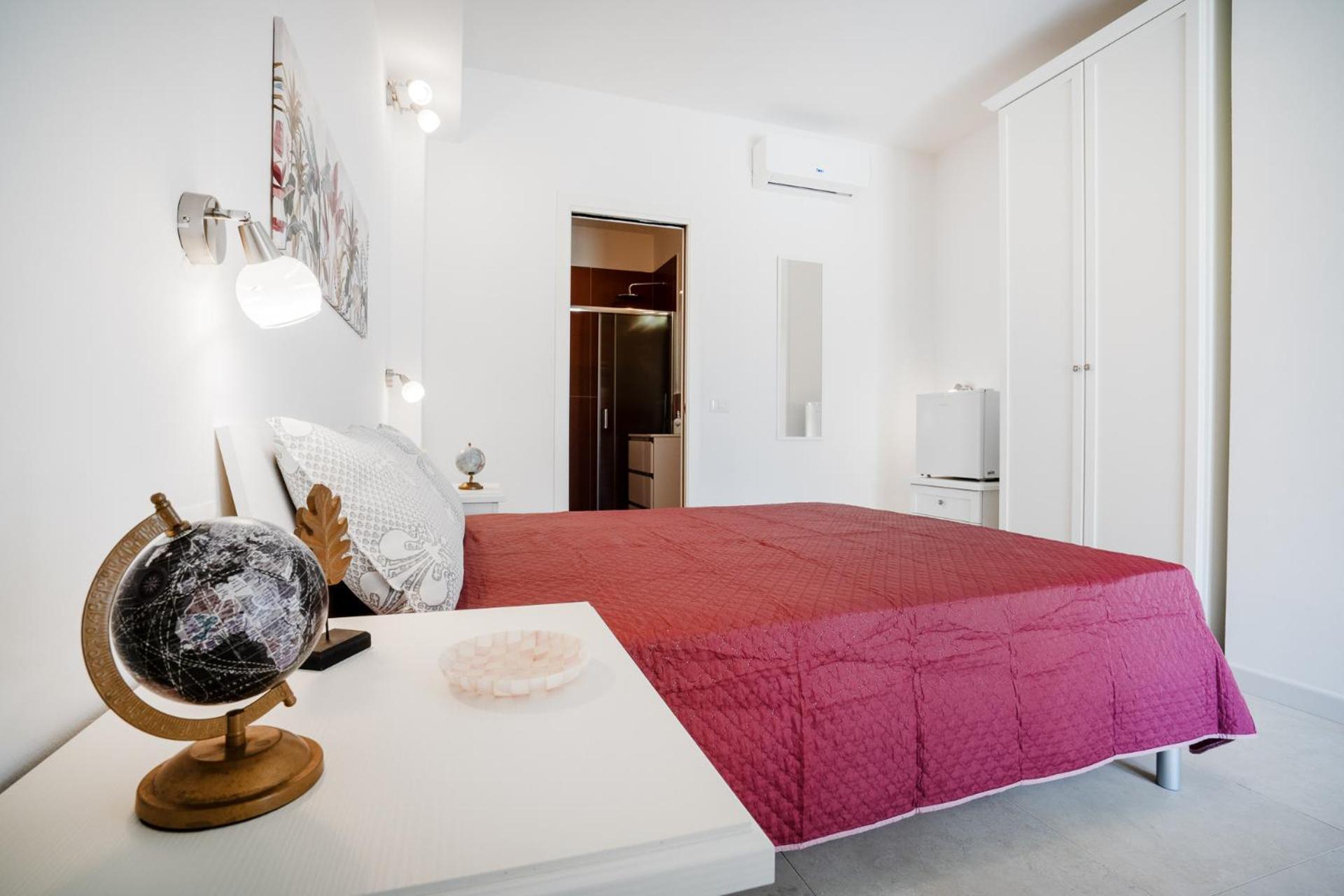 Ambra Holiday Rooms - Rooms & Beach San Teodoro  Exterior photo